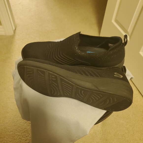Skechers Ultra Flex Women’s Slip-On Shoes Sneakers Black Size 8.5 - Picture 3 of 4